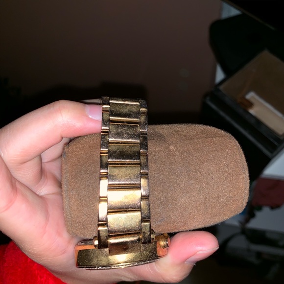 Michael Kors rose gold watch - Picture 3 of 3